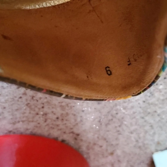 Charles Jourdan vintage print pumps 9 - Picture 7 of 9